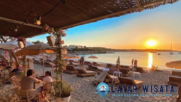 Surga Tropis Indonesia: Beach Club Terbaik yang Wajib Dikunjungi
