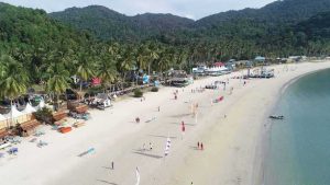 Pantai Padang: Menjelajahi Surga Padang di Tepi Laut