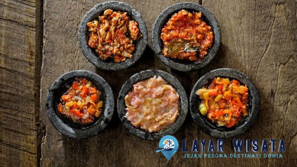 Rasakan Pedasnya! 5 Sambal Paling Bikin Ketagihan di Indonesia