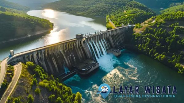 Waduk Megah: 4 Destinasi Wisata yang Menawarkan Keindahan
