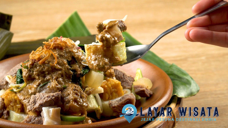 Kuliner Rujak Cingur
