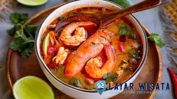 Rahasia Tom Yum: Perpaduan Rasa dan Sensasi dalam Mangkok