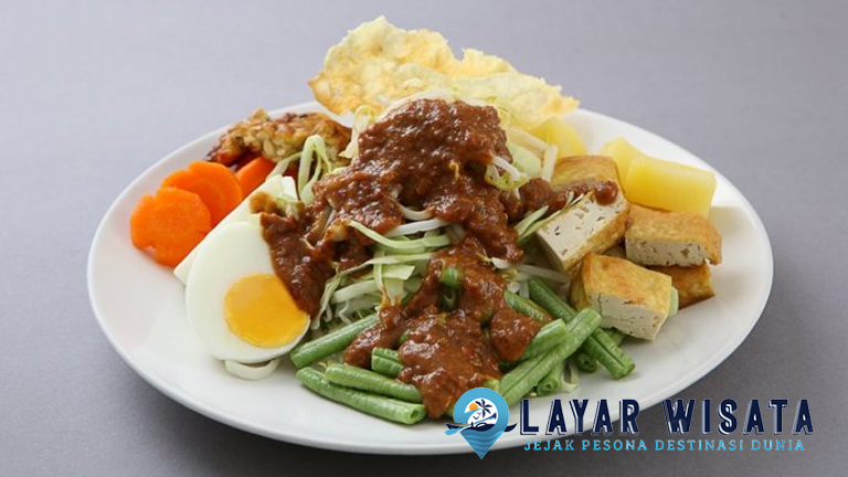 Keajaiban Gado-Gado: Cita Rasa Nusantara yang Tak Terlupakan!