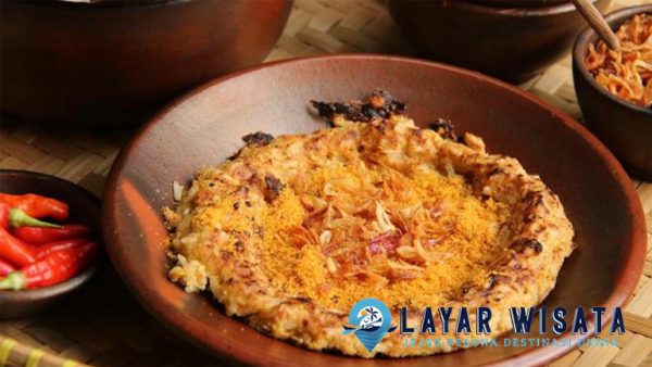 Kerak Telor: Sensasi Gurih Renyah Khas Betawi yang Bikin Nagih!