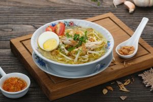 Soto Lamongan: Kelezatan Kuah Kuning yang Melegenda!