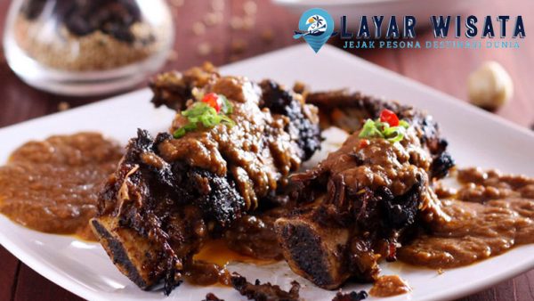 Menguak Kelezatan Konro Bakar: Kuliner Legendaris Makassar!