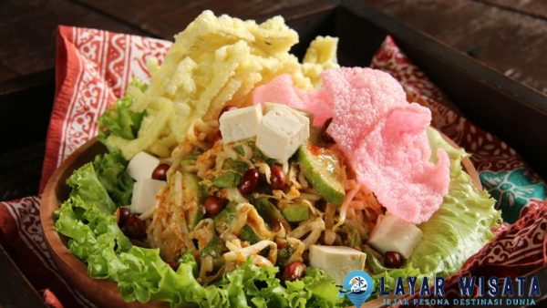 Asinan Betawi: Segar yang Menyegarkan di Tengah Cuaca Panas!