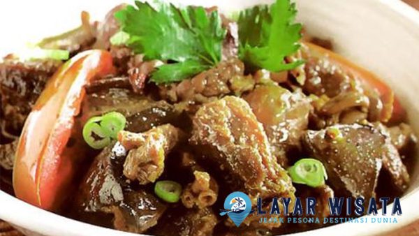 Rabeg: Sajian Daging Kambing Kaya Rempah yang Melegenda!