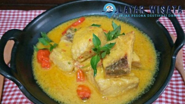 Pangek Tuna: Kejutan Rasa Pedas dan Gurih dalam Satu Sajian!