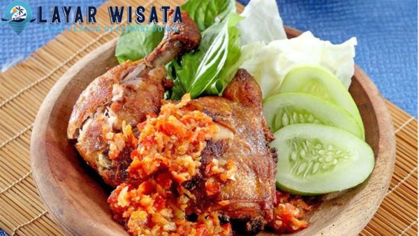 Ayam Penyet: Cita Rasa Pedas yang Bikin Kamu Lapar Terus!