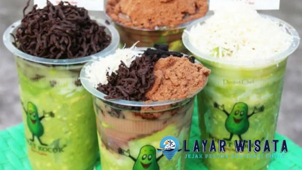 Alpukat Kocok: Sensasi Segar dan Manis dalam Setiap Gigitannya!