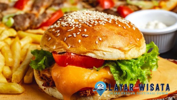Burger Gaya Indonesia: Sensasi Rasa Baru yang Bikin Ketagihan!