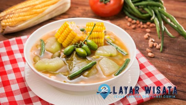 Sayur Asam: Nikmatnya Kuah Asam Tak Pernah Membosankan!