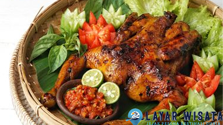 Ayam Bakar: Sajian Pedas Gurih yang Menggugah Selera!