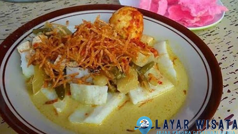 Lontong Medan Kombinasi Rasa Heboh di Setiap Suapan!