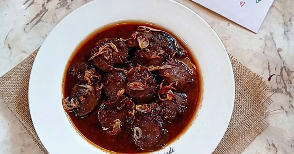 Semur Jengkol: Wangi Menyengat, Rasa Nempel di Lidah!