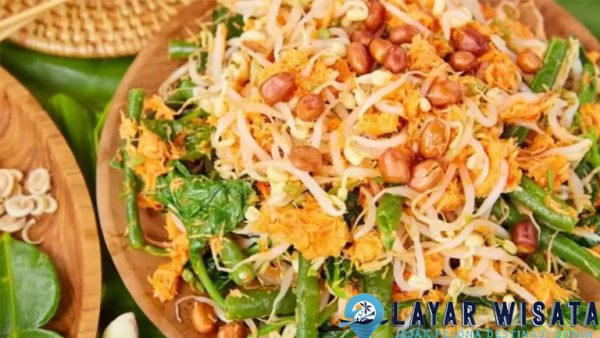 Serombotan Kuliner Bali yang Bikin Perut Bahagia Seharian
