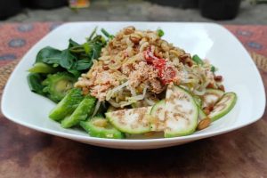 Serombotan Kuliner Bali yang Bikin Perut Bahagia Seharian