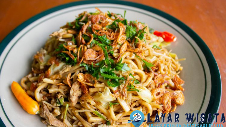 Bakmi Jawa: Mi Lembut, Kuah Gurih, dan Aroma Bikin Laper Lagi