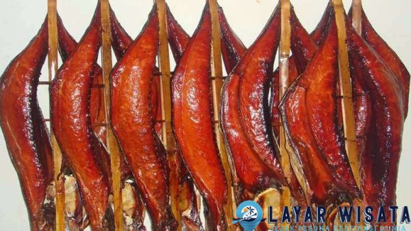 Sulawesi Punya Cakalang Fufu, Si Ikan Asap Paling Dicari!