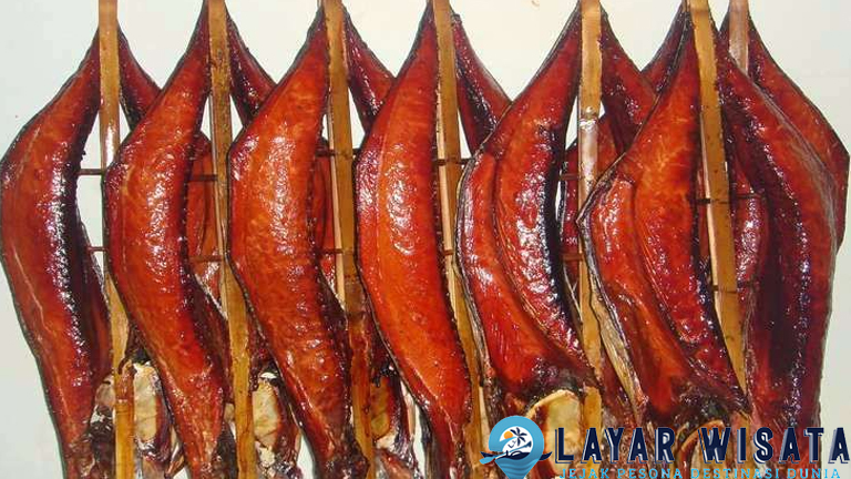 Sulawesi Punya Cakalang Fufu, Si Ikan Asap Paling Dicari!