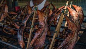 Sulawesi Punya Cakalang Fufu, Si Ikan Asap Paling Dicari!