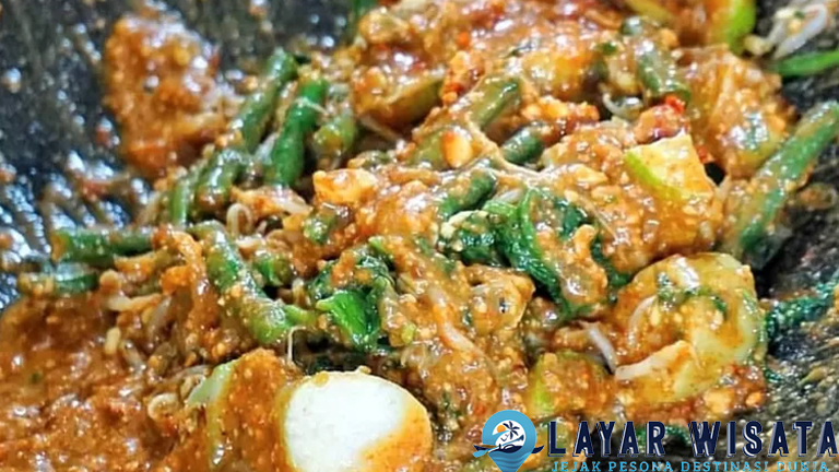 Lotek Jawa Barat Salad dengan Bumbu yang Ngangenin!