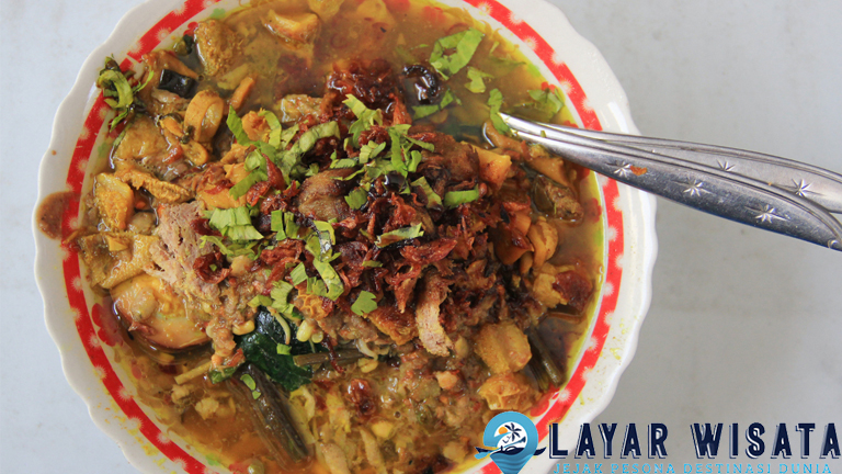 Rujak Soto Banyuwangi Kombinasi Rujak dan Soto yang Juara!