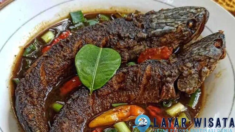 Gabus Pucung Kuah Gelap dengan Kejutan Lezat Tiap Suapan
