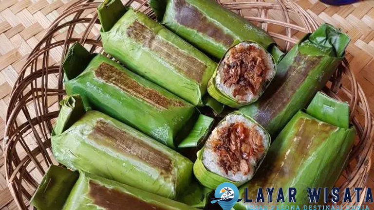 Lalampa Kuliner Sulawesi dengan Kejutan di Setiap Gigit!