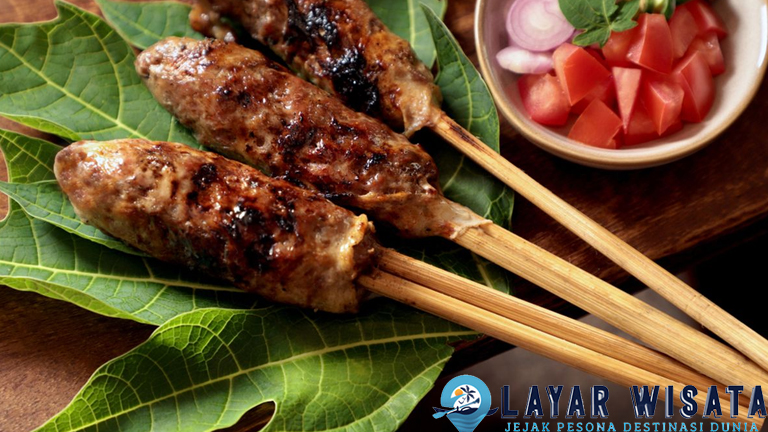 Sate Buntel Solo Lezatnya Daging2 yang Dibungkus Unik