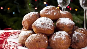 Oliebollen Cita Belanda dalam Taburan 1 Gula 10 Oliebollen Cita Belanda dalam Taburan 1 Gula