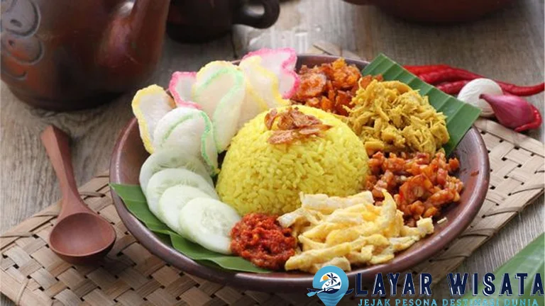 Nasi Kuning 1 Sarapan Penuh Warna Bikin Semangat!