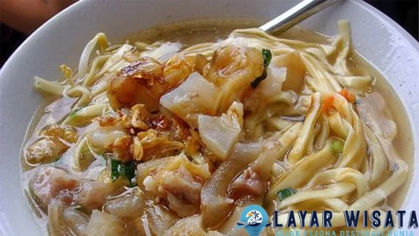 Kuah Gurih Mie Kocok, dalam 12 Ikon Kuliner Bandung