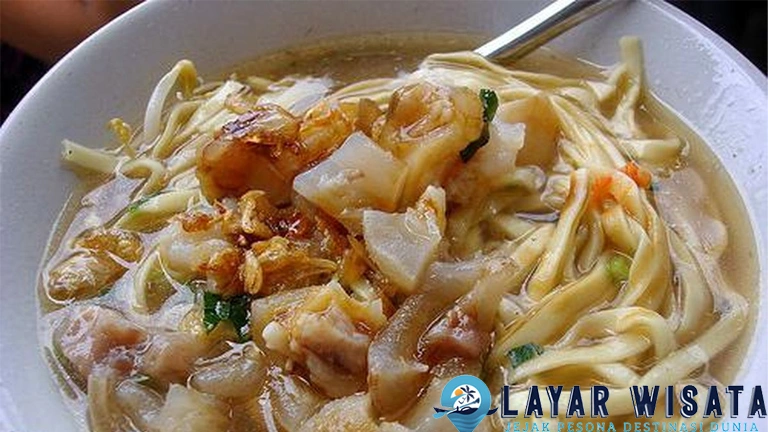 Kuah Gurih Mie Kocok, dalam 12 Ikon Kuliner Bandung