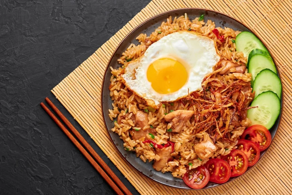 Nasi Goreng Tek-Tek: Jajanan Malam 8 Favorit!