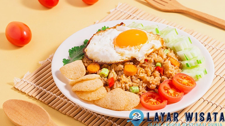 Nasi Goreng Tek-Tek: Jajanan Malam 8 Favorit!