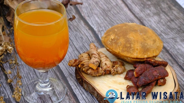 Jamu Kunyit Asam Segar di Rumah, 1x Gampang Bos!