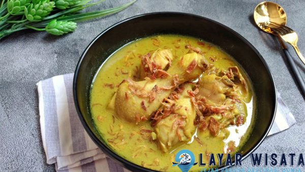 Opor Ayam: Hidden Gem 03 Meletus Indonesia!