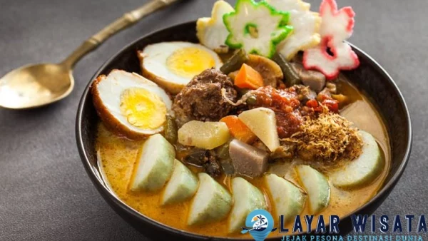 Lontong Sayur Enak? Cek 4 Rekomendasinya